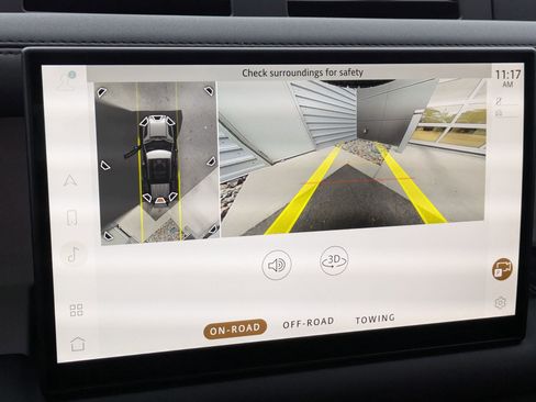 Used 2025 Land Rover Defender 110 S image 23