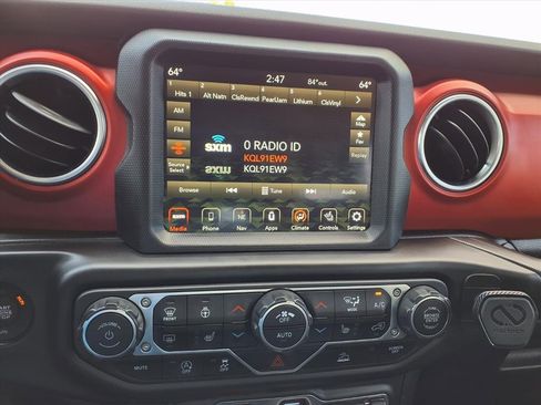 Used 2022 Jeep Wrangler Unlimited Rubicon w/ Cold Weather Group image 30