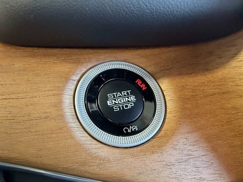 Used 2023 Jeep Grand Cherokee Summit AWD/4WD image 26