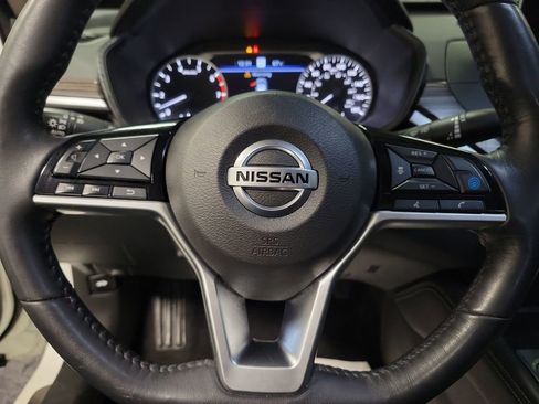 Used 2019 Nissan Altima 2.0 Edition One image 18