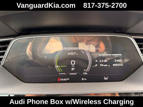 Used 2022 Audi e-tron Premium Plus image 19