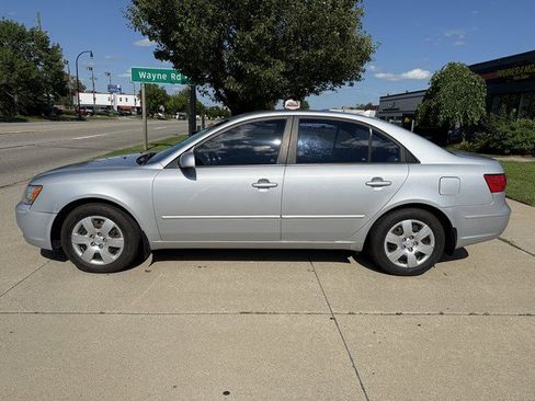 Used 2010 Hyundai Sonata GLS image 8