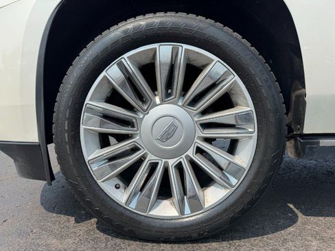 Used 2015 Cadillac Escalade Premium AWD/4WD image 13