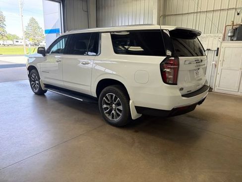 Used 2024 Chevrolet Suburban LT w/ LT Signature Plus Package AWD/4WD image 7