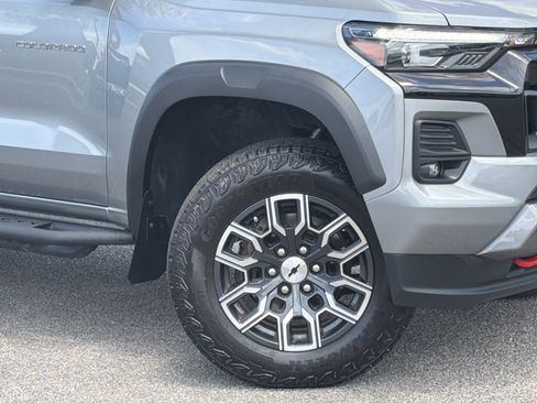 Used 2023 Chevrolet Colorado Z71 w/ Z71 Convenience Package 2 AWD/4WD image 7