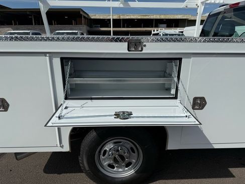 New 2026 Ford F250 XL w/ XL Chrome Package image 8