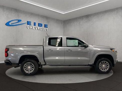 New 2026 Chevrolet Colorado LT w/ LT Convenience Package AWD/4WD image 2