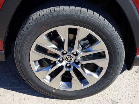 Used 2021 Toyota RAV4 Limited image 11