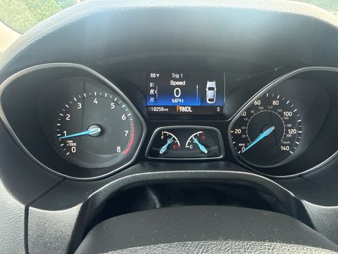Used 2018 Ford Focus SE FWD image 18