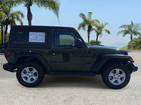 Used 2022 Jeep Wrangler Sport AWD/4WD image 3