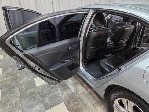 Used 2017 Honda Accord EX-L image 11