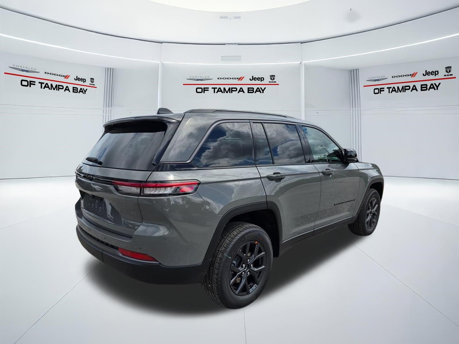 New 2027 Jeep Grand Cherokee Altitude RWD image 6