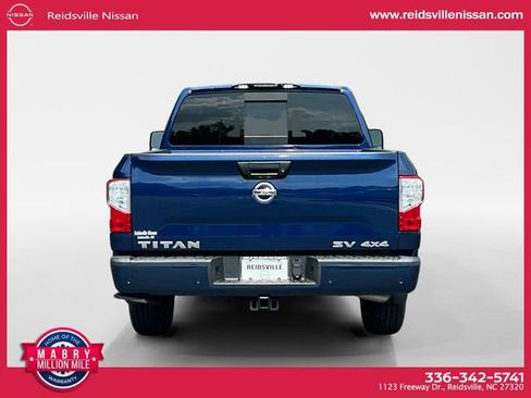 Used 2021 Nissan Titan SV w/ SV Convenience Package AWD/4WD image 5
