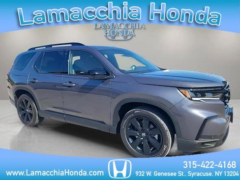 Used 2025 Honda Pilot Black Edition image 1