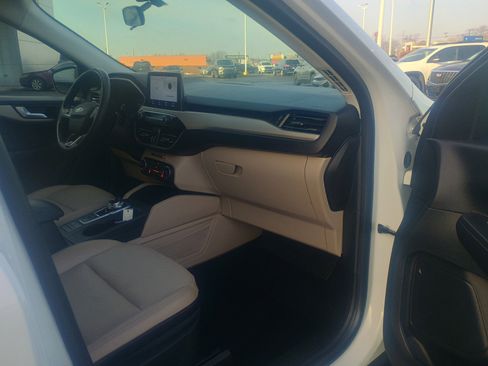 Used 2021 Ford Escape SEL w/ Technology Package image 17