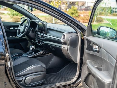 Used 2024 Kia Forte GT-Line image 11