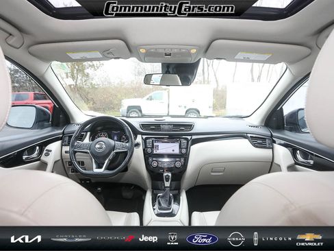 Used 2018 Nissan Rogue Sport SL w/ SL Premium Package image 23