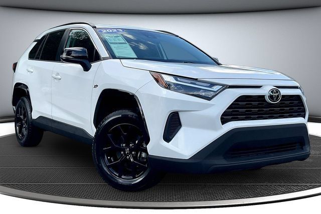 Used 2023 Toyota RAV4 XLE FWD image 3