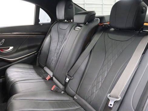 Used 2018 Mercedes-Benz S 560 4MATIC Sedan image 11