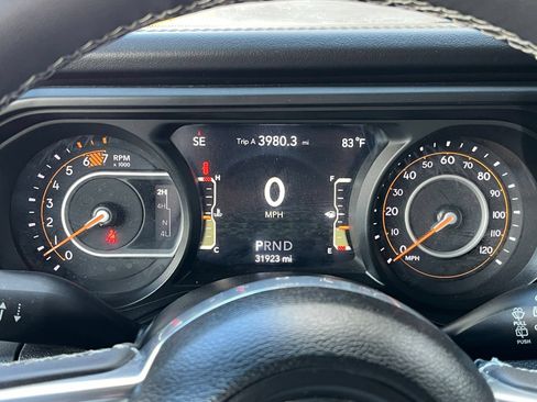 Used 2025 Jeep Wrangler Unlimited Sahara AWD/4WD image 45