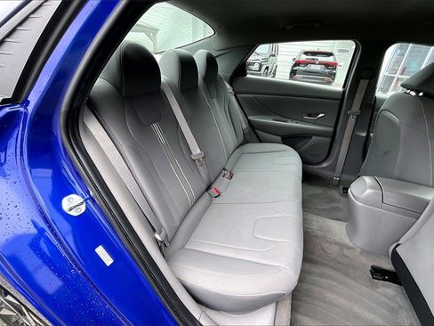 Used 2023 Hyundai Elantra SEL w/ Convenience Package image 25