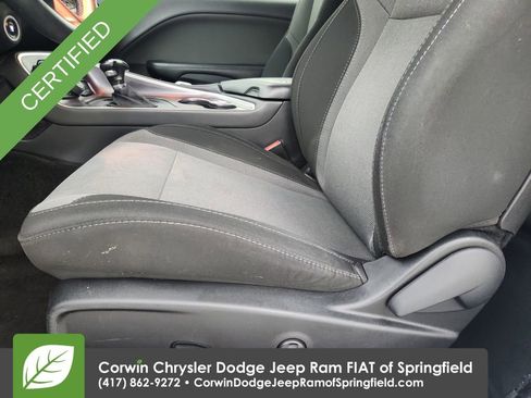 Used 2016 Dodge Challenger SXT image 19