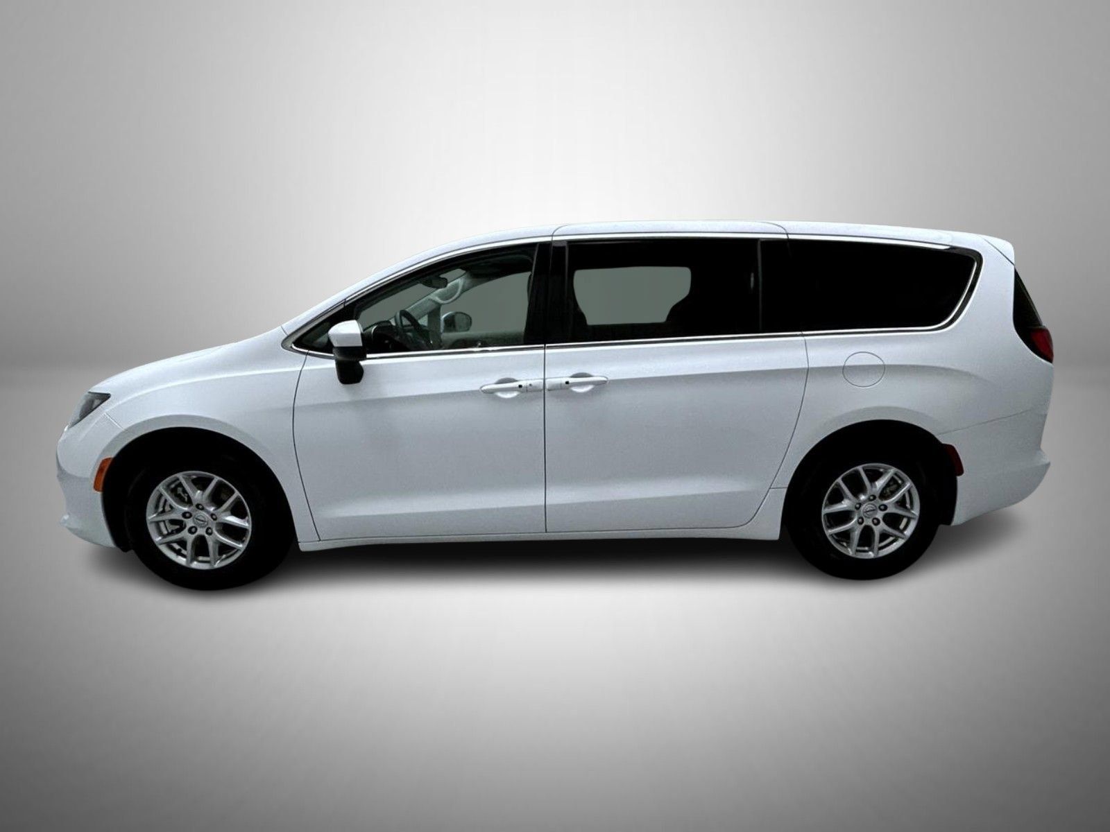 Used 2023 Chrysler Voyager LX FWD image 8