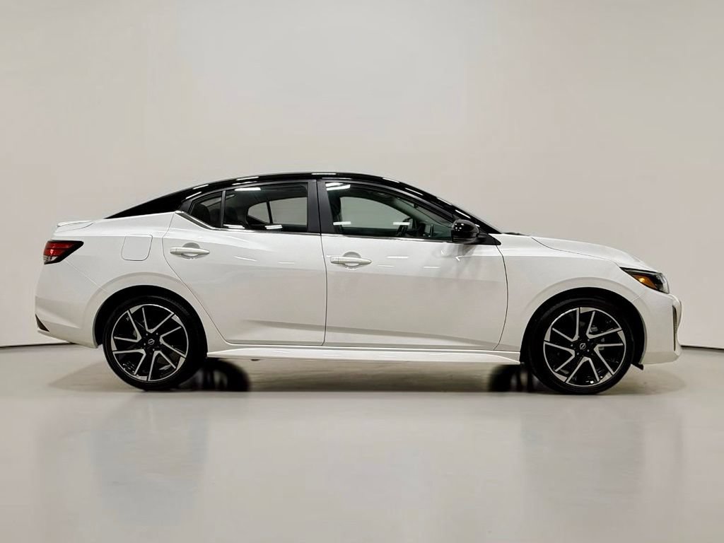 Used 2024 Nissan Sentra SR FWD image 13