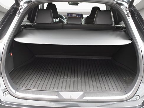 Used 2023 Toyota Venza Limited image 20