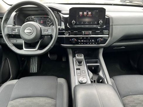 Used 2024 Nissan Pathfinder SV AWD/4WD image 3