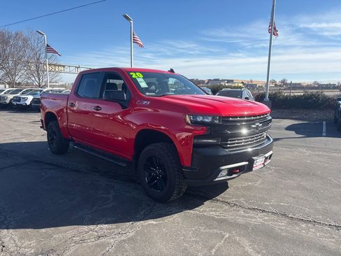 Used 2020 Chevrolet Silverado 1500 LT Trail Boss w/ Convenience Package image 3