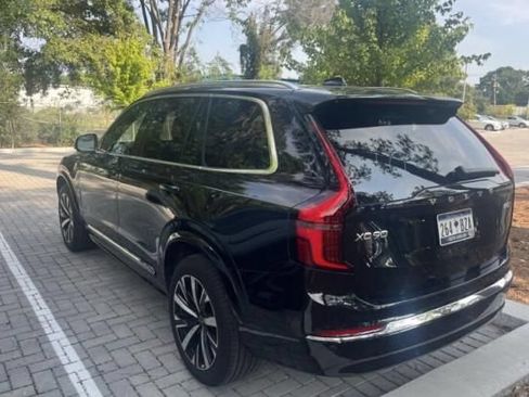 Used 2025 Volvo XC90 B5 Core AWD/4WD image 3