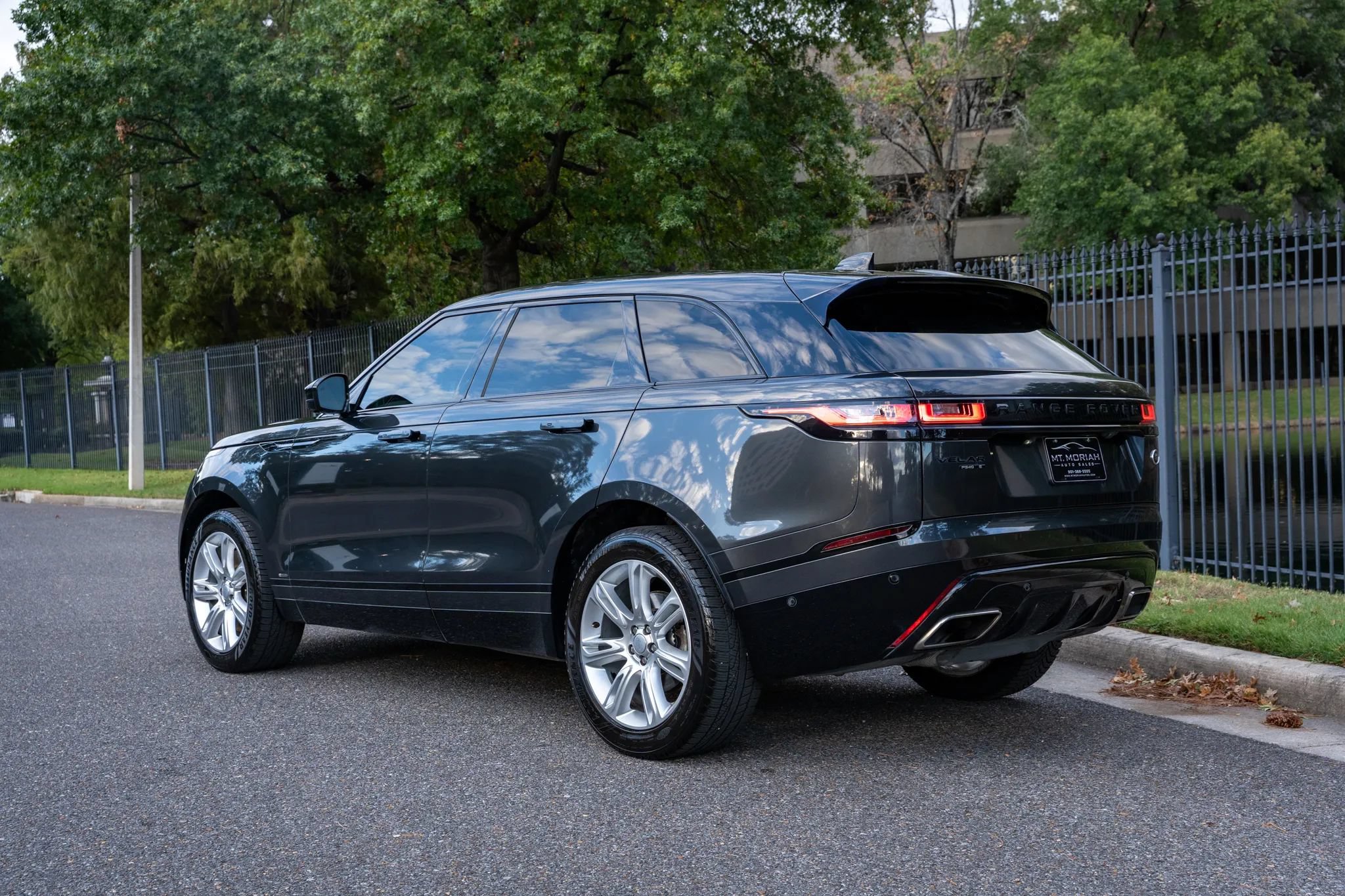 Used 2021 Land Rover Range Rover Velar R-Dynamic S AWD/4WD image 8