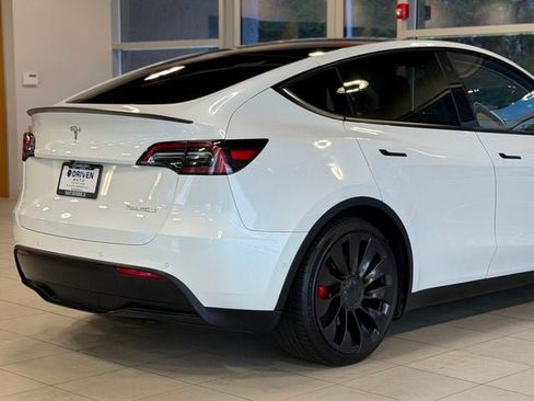 Used 2022 Tesla Model Y Performance AWD/4WD image 11
