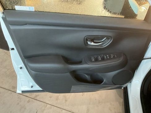 New 2026 Honda HR-V LX image 4