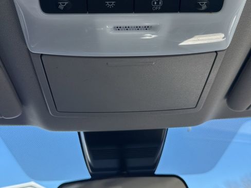 Used 2024 Nissan Altima 2.5 SV image 11