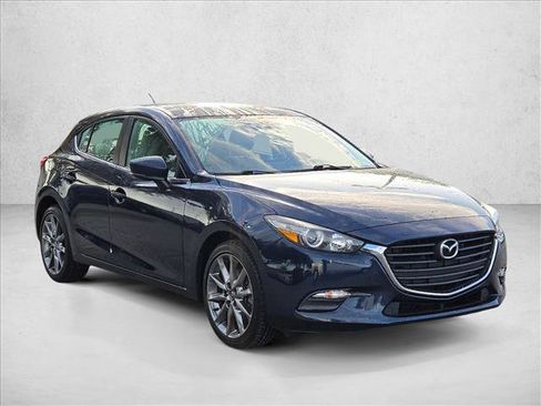 Used 2018 MAZDA MAZDA3 Touring FWD image 3