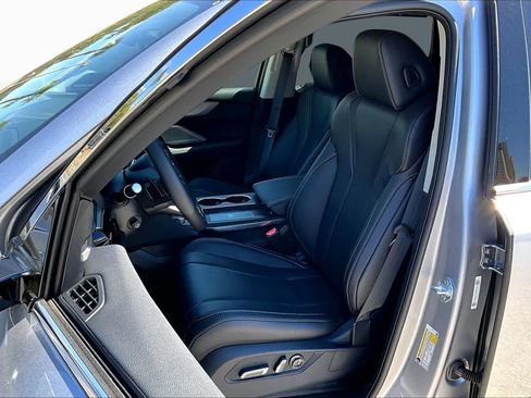 Certified 2026 Acura MDX FWD w/ Technology Package image 9