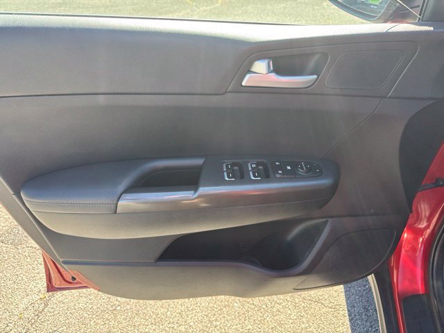 Used 2020 Kia Sportage LX AWD/4WD image 15