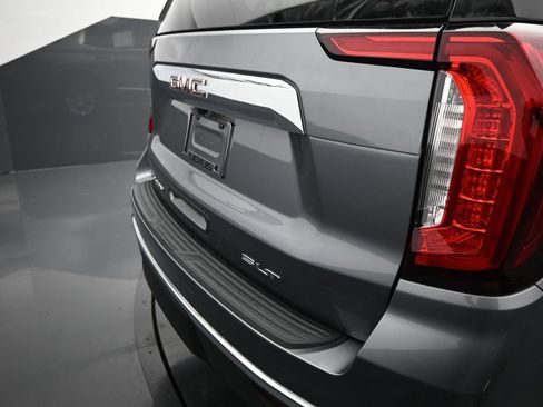 Used 2022 GMC Yukon SLT w/ SLT Luxury Package AWD/4WD image 12