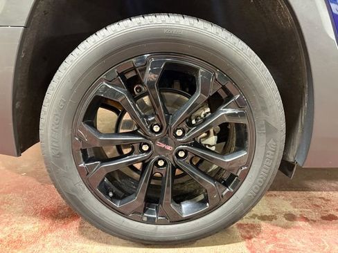 Used 2022 GMC Terrain SLE w/ Driver Convenience Package image 29