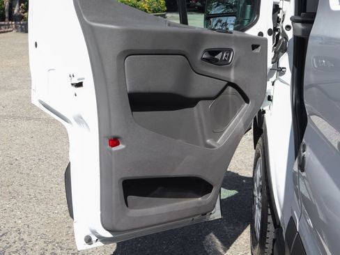Used 2022 Ford E-Transit Medium Roof RWD image 21