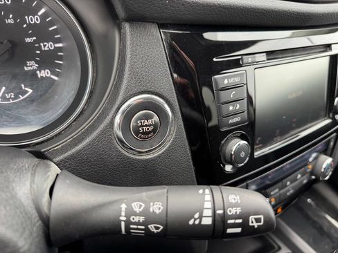 Used 2020 Nissan Rogue SV AWD/4WD image 11