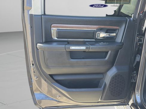 Used 2016 RAM 3500 Laramie image 33