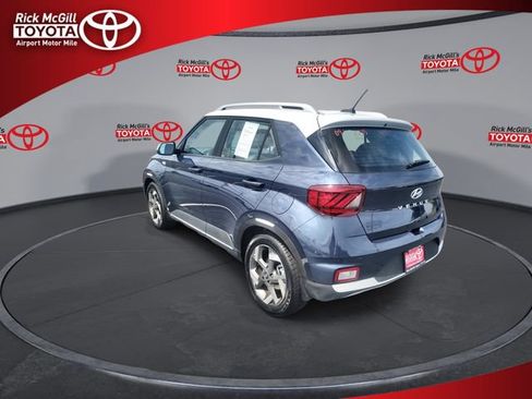 Used 2025 Hyundai Venue Limited FWD image 6