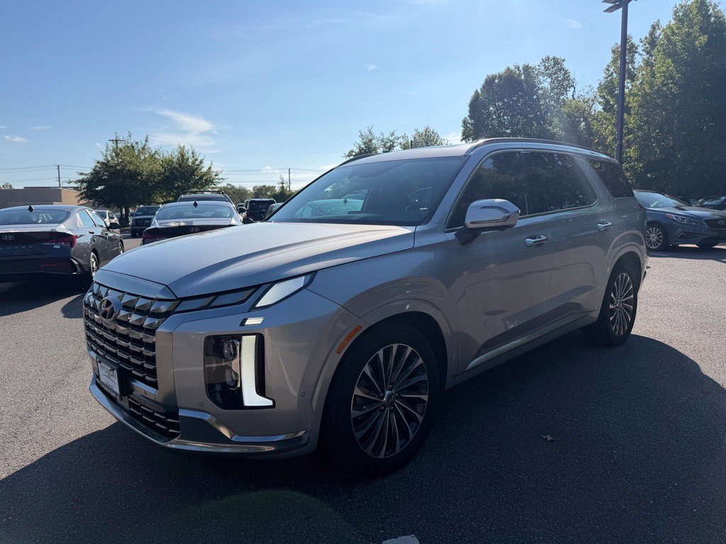 Used 2024 Hyundai Palisade Calligraphy AWD/4WD image 2