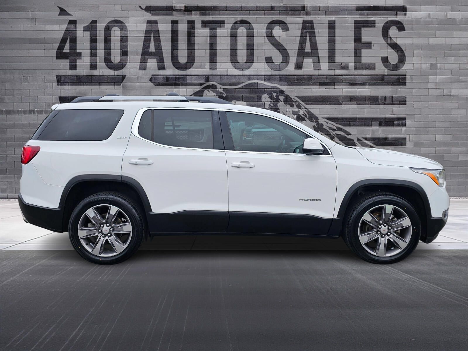 Used 2019 GMC Acadia SLT AWD/4WD image 2