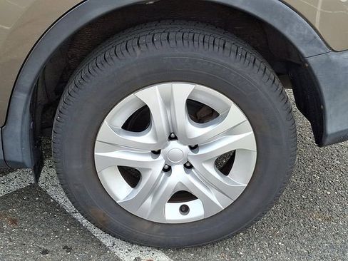Used 2013 Toyota RAV4 LE AWD/4WD image 10