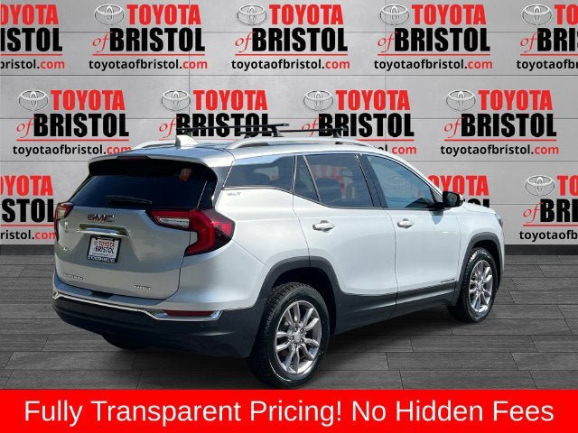 Used 2022 GMC Terrain SLT w/ Tech Package AWD/4WD image 3