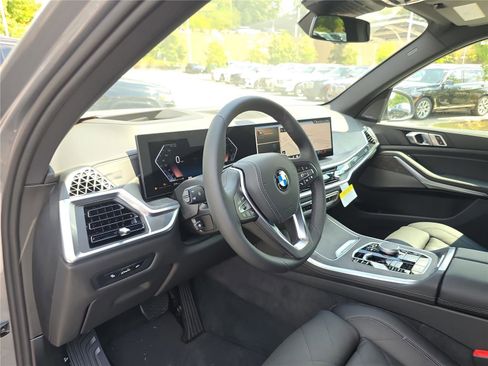 New 2026 BMW X5 xDrive40i w/ Premium Package image 24